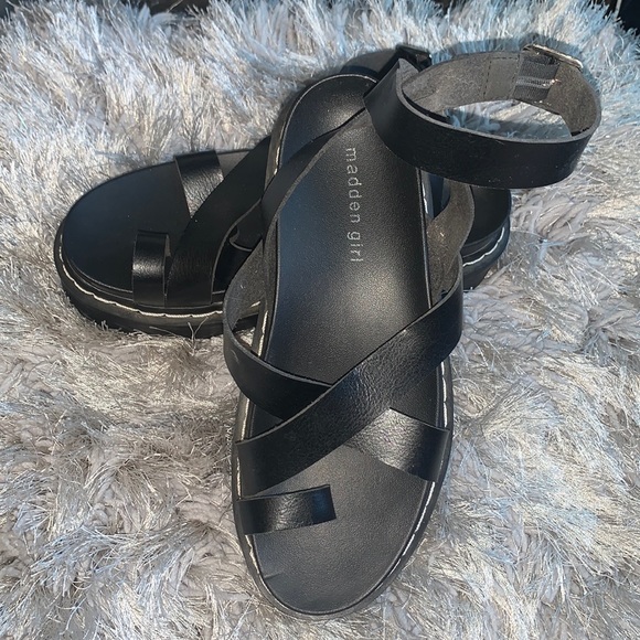 Manden girl by (Steve madden ) black shoes. Like new /perfect condition. - Picture 1 of 4